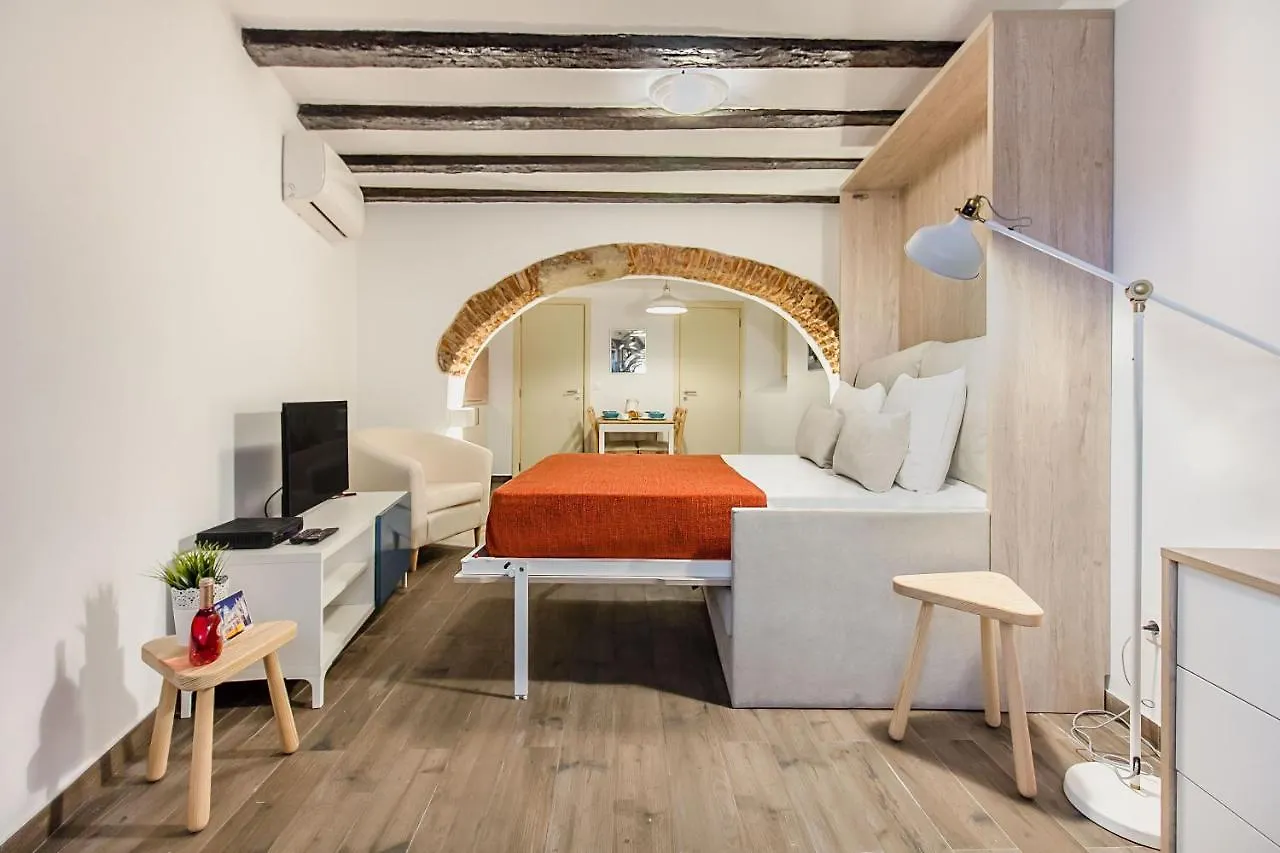 Apartment Guest Inn Alfama Lisbon Portugal